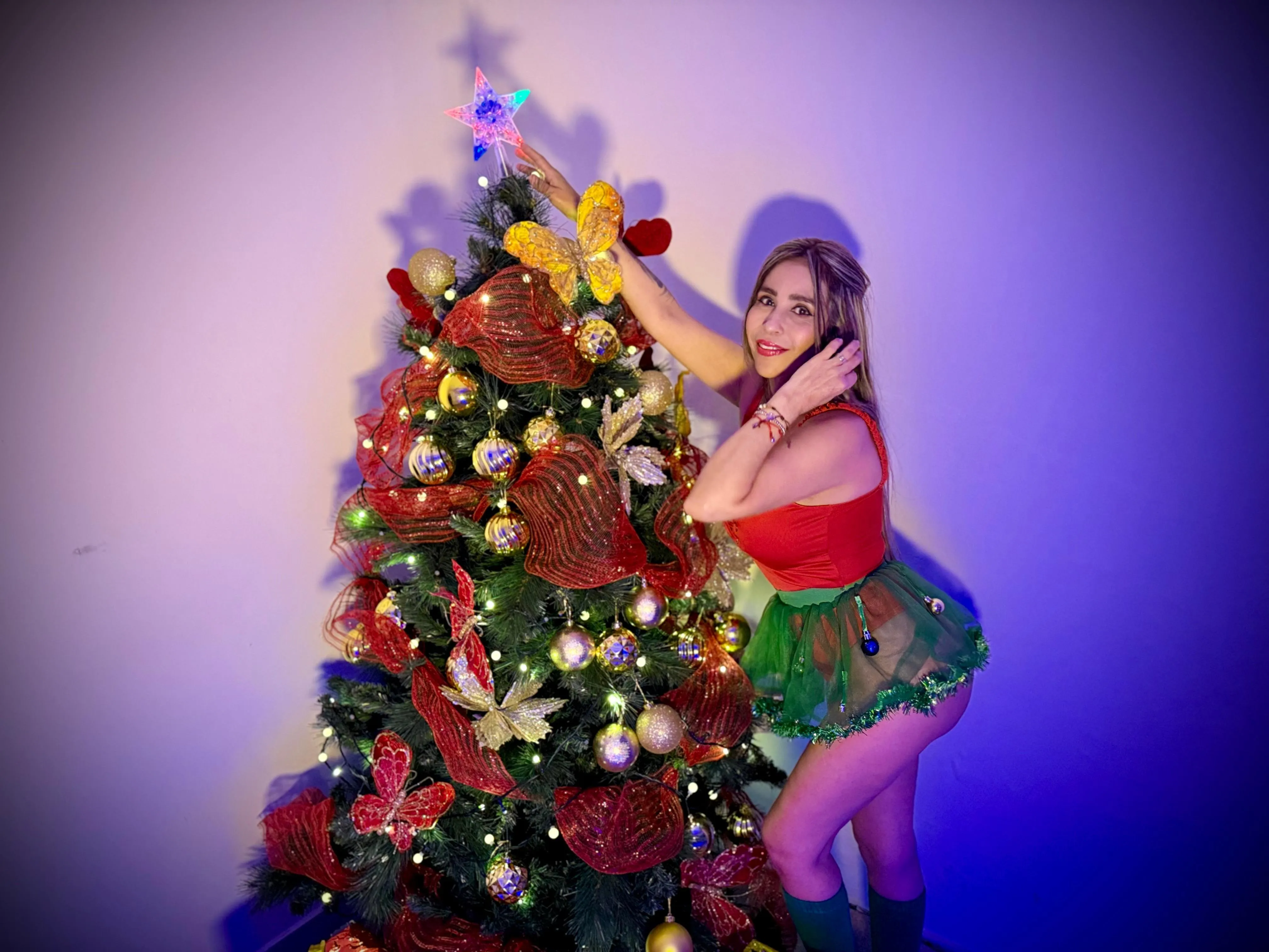 Live sex webcam photo for VictoriaJonness #7348698