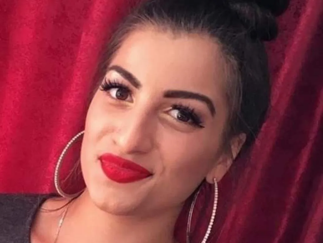 Live sex webcam photo for PaulieShy #3401760