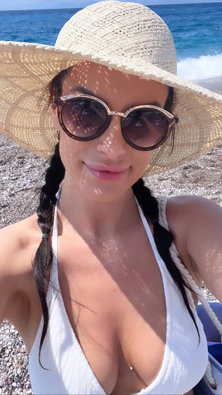 Live sex webcam photo for SereneGrace #7906732
