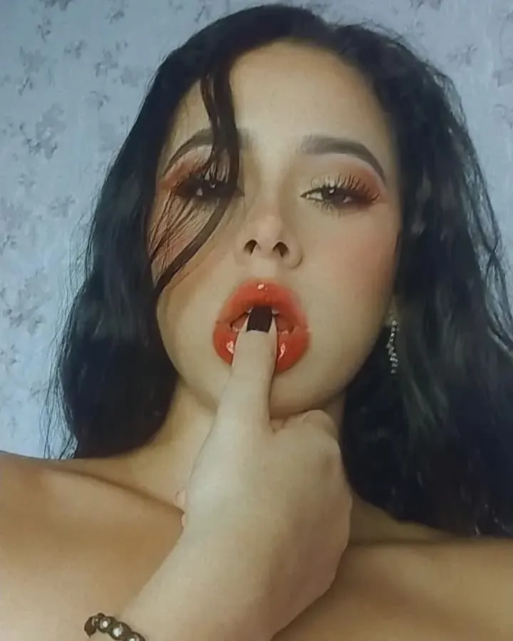 Live sex webcam photo for kattiiefitch #7118113