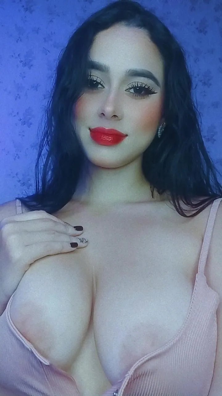 Live sex webcam photo for kattiiefitch #7118118