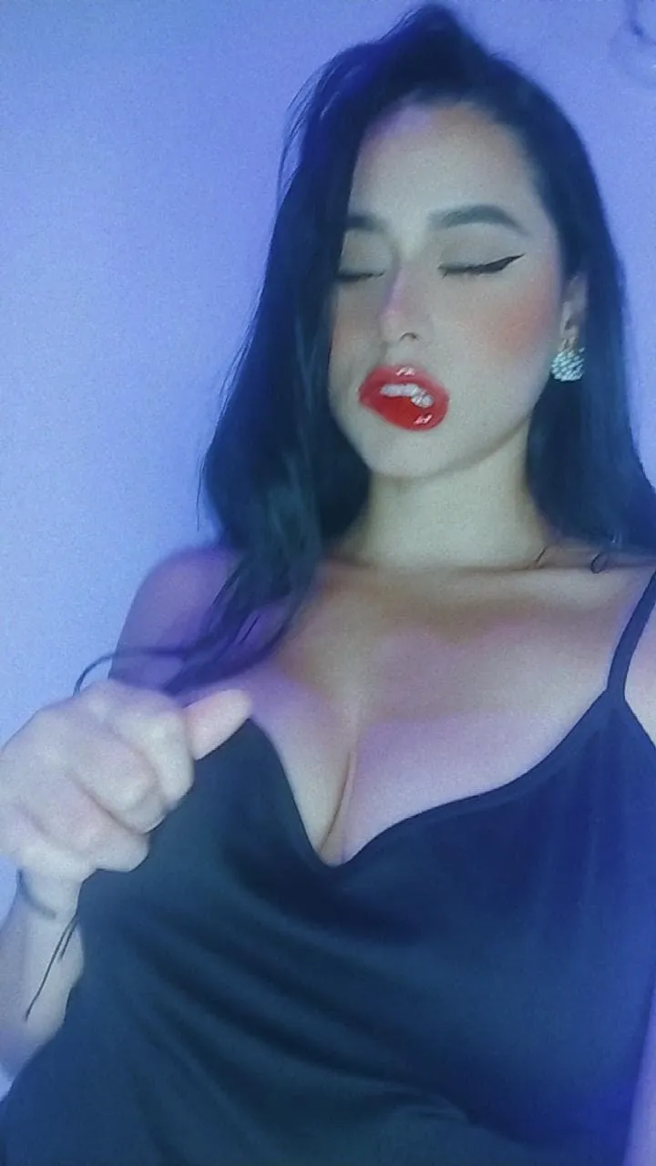 Live sex webcam photo for kattiiefitch #7118117