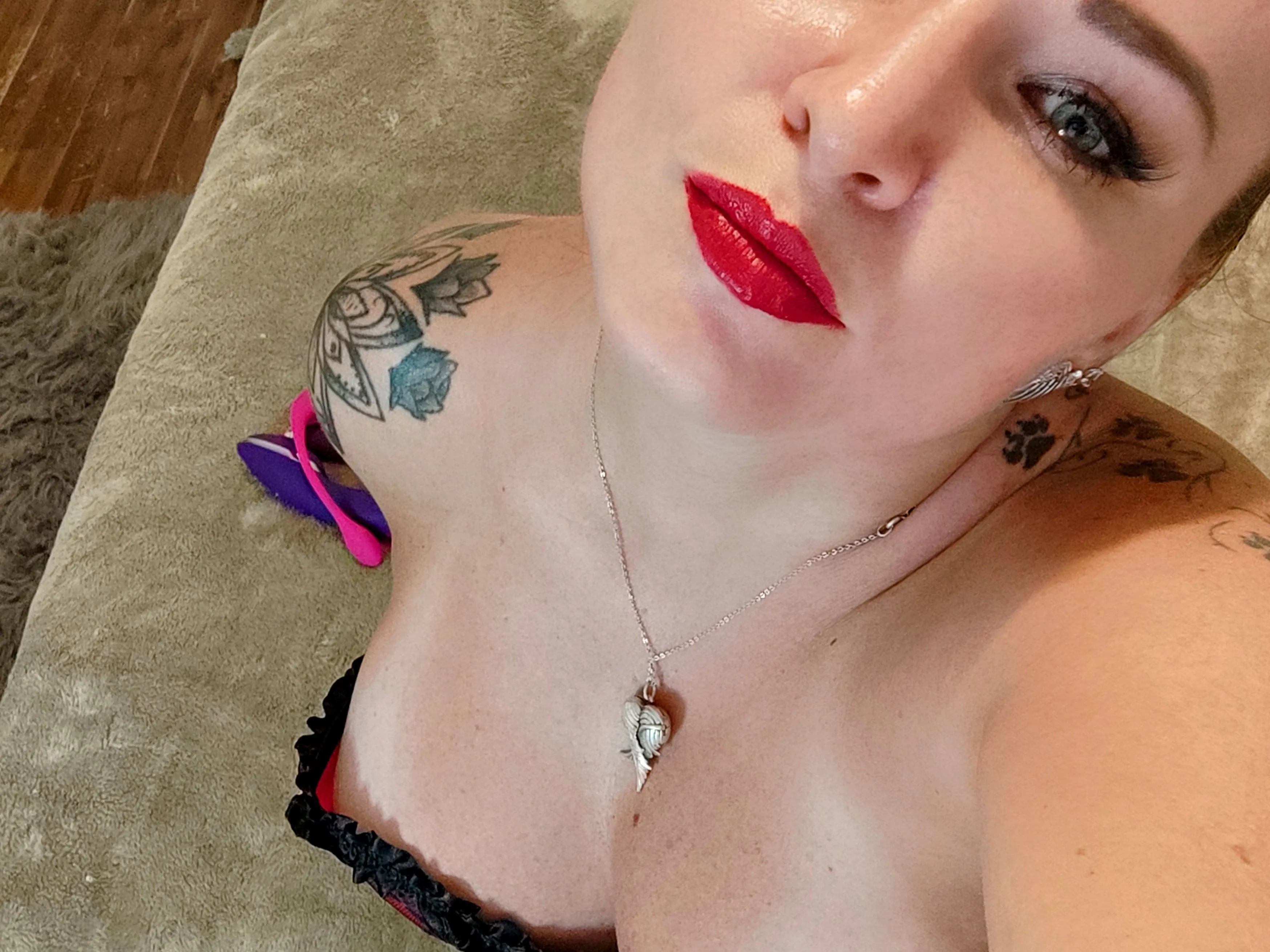 Live sex webcam photo for KellyBull #5779395