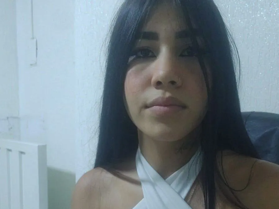 Live sex webcam photo for EllenMakeup #3356417