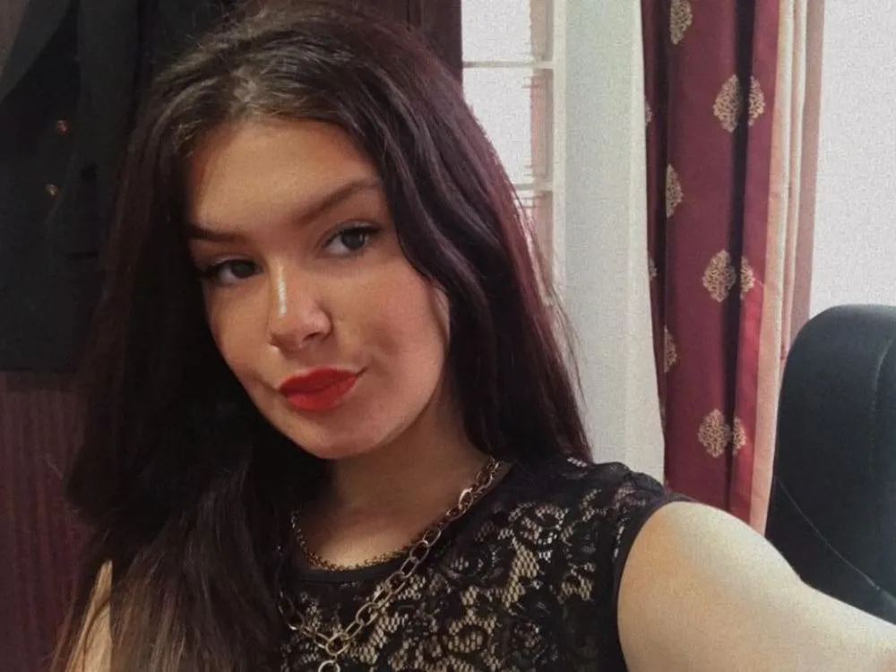 Live sex webcam photo for LYIANA #3385379