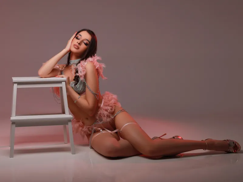 Live sex webcam photo for LucyBlakes #4093628