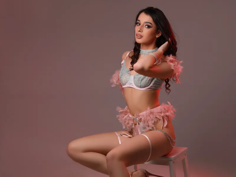 Live sex webcam photo for LucyBlakes #4093631