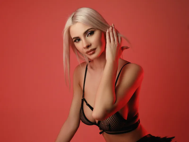 Live sex webcam photo for ElliBlake #3705374