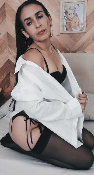 Live sex webcam photo for Violetainstong #3385417