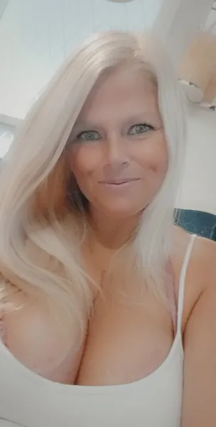 Live sex webcam photo for ThatOneBlonde #3359024