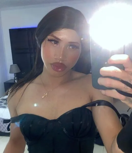 Live sex webcam photo for CoralPrincex #6029143