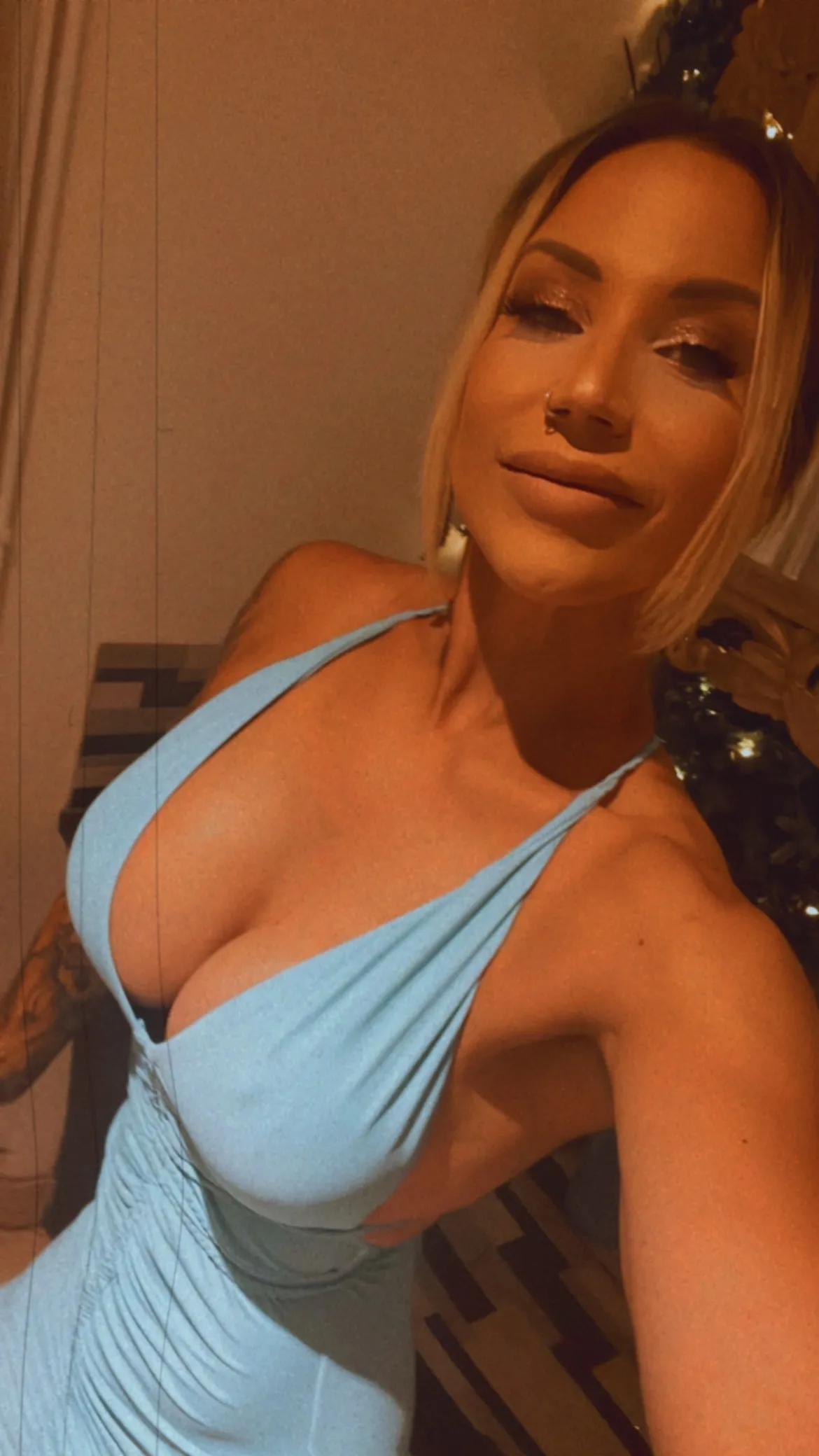 Live sex webcam photo for VivianUK #7833973