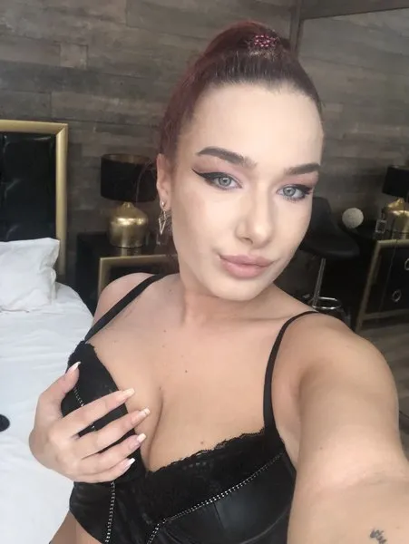 Live sex webcam photo for JennaFlames #3398243