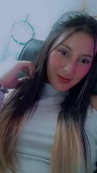 Live sex webcam photo for melanycrazzyy #4223540