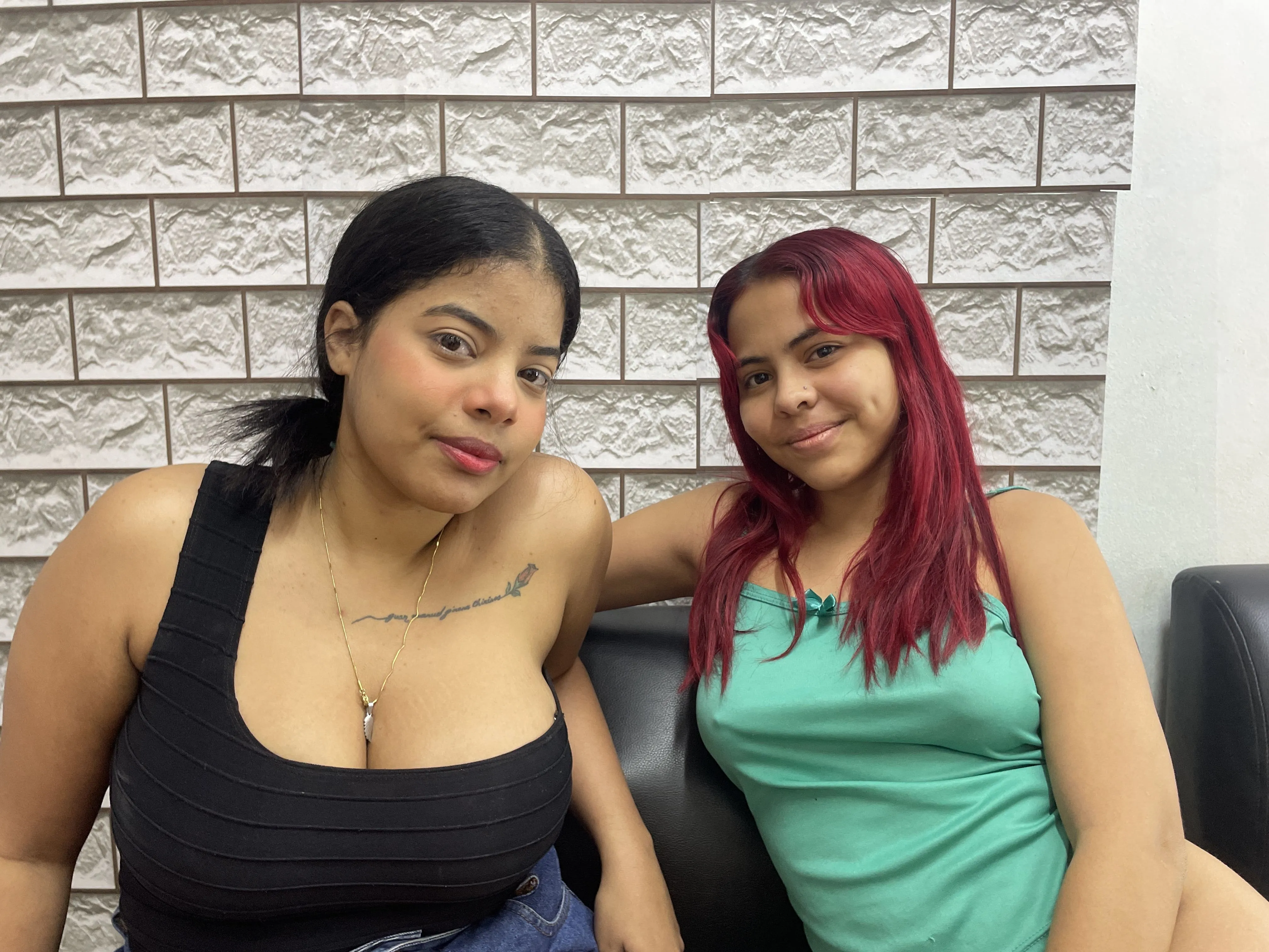 Live sex webcam photo for twohardfantasy #3400206