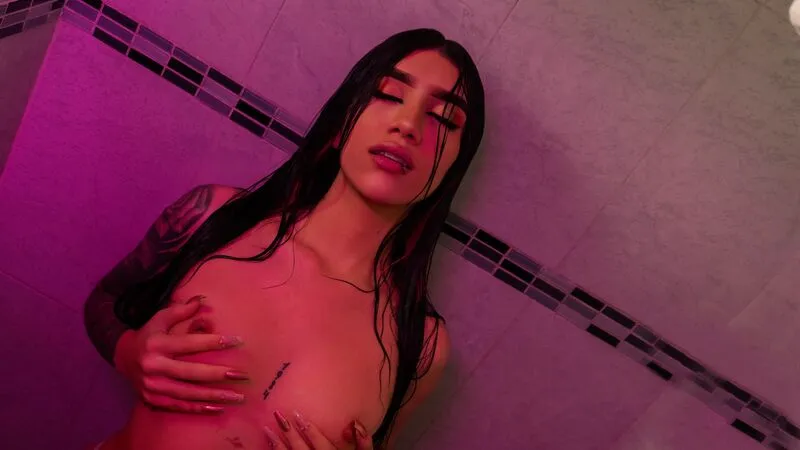 Live sex webcam photo for LuisaJay #6549066