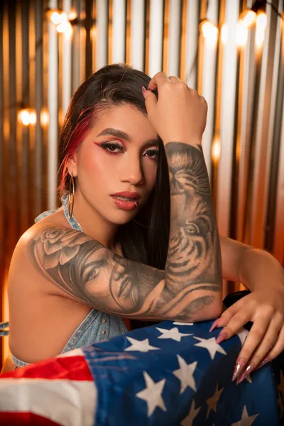 Live sex webcam photo for LuisaJay #6338591