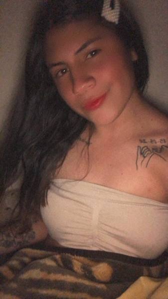 Live sex webcam photo for IssaaFerrer #3370192