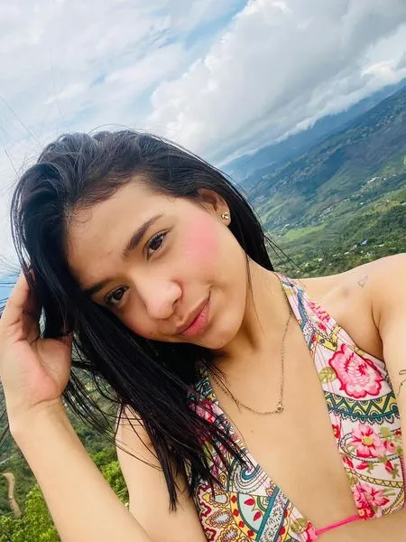 Live sex webcam photo for SweetMollyy #3376741