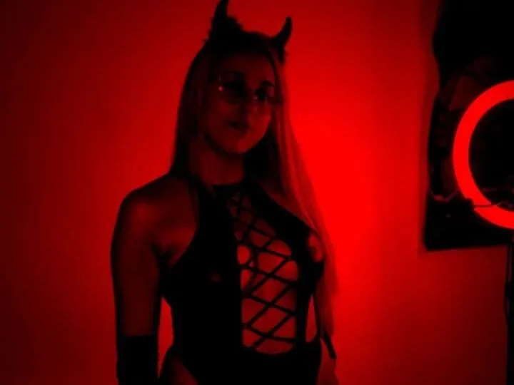 Live sex webcam photo for GrettaBaker #3379778