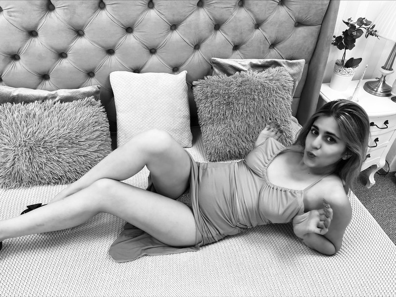 Live sex webcam photo for VivianaBlake #3373670