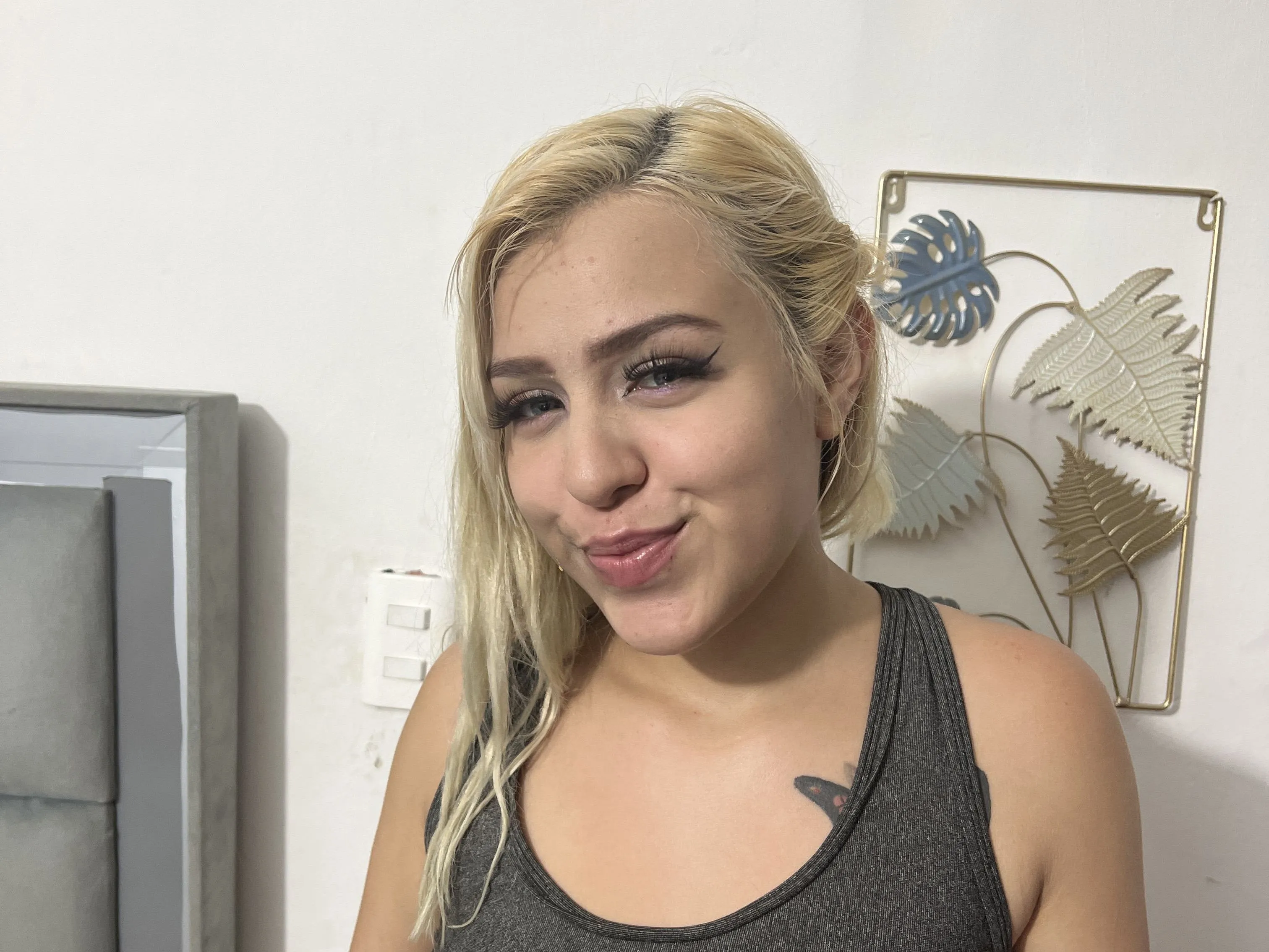 Live sex webcam photo for EmilyAndMia69 #3891854