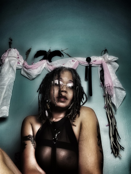 Live sex webcam photo for MadameE #3803522