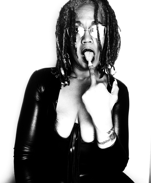 Live sex webcam photo for MadameE #3650242