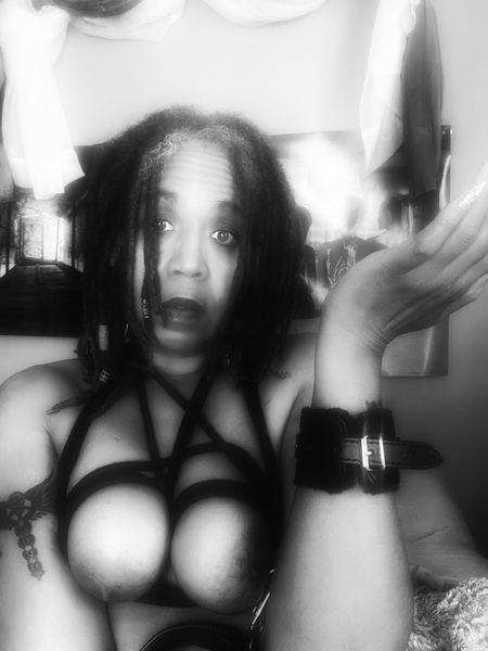 Live sex webcam photo for MadameE #3713999