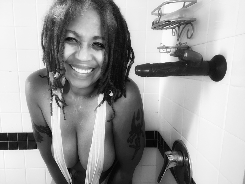 Live sex webcam photo for MadameE #3511826