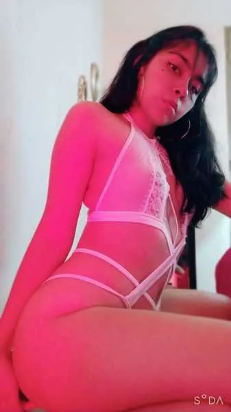 Live sex webcam photo for julieettaa #3371598