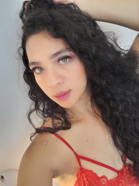 Live sex webcam photo for AlishaRivers #3401555