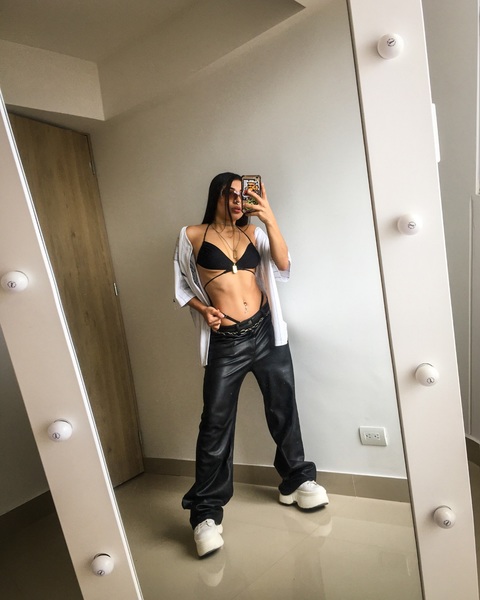 Live sex webcam photo for IsisFrency #3380435