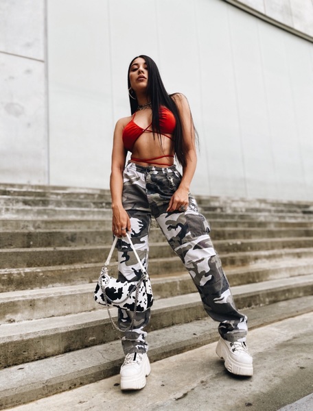 Live sex webcam photo for IsisFrency #3380436