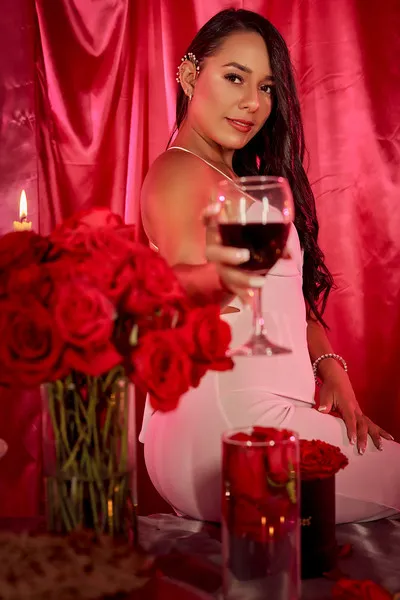 Live sex webcam photo for SharonLenoxx #4113105