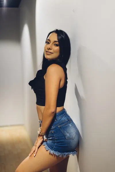 Live sex webcam photo for SharonLenoxx #3488585