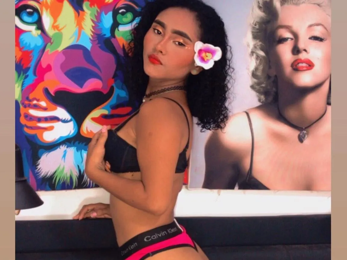 Live sex webcam photo for sofiabroowm #4023386