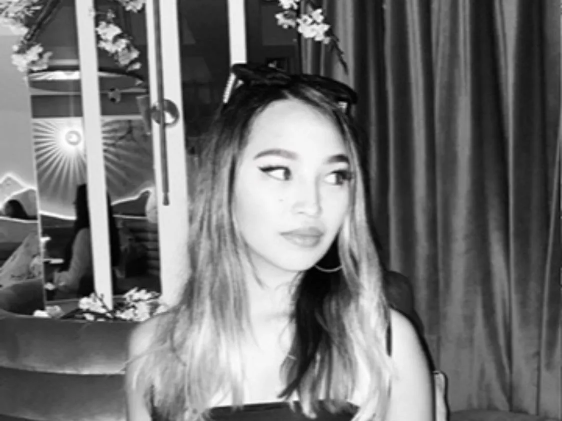 Live sex webcam photo for AthenaLiu #3923755