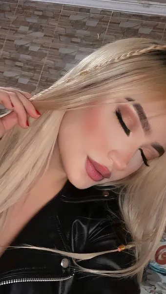 Live sex webcam photo for Nathalynat #3382912