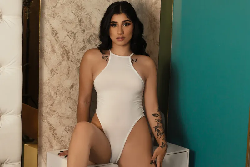 Live sex webcam photo for CamilaBellucci #3386157