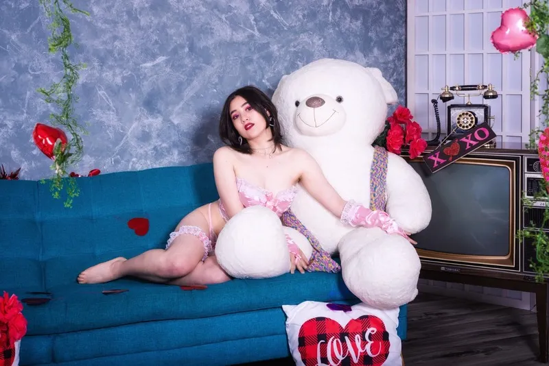 Live sex webcam photo for IsisMeadows #3446531