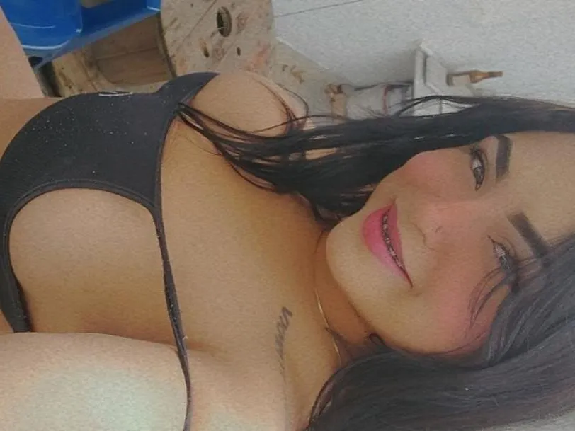 Live sex webcam photo for MiaMultiSQUIRTx #3891979