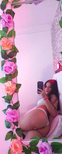 Live sex webcam photo for Emmagreyy #3439283