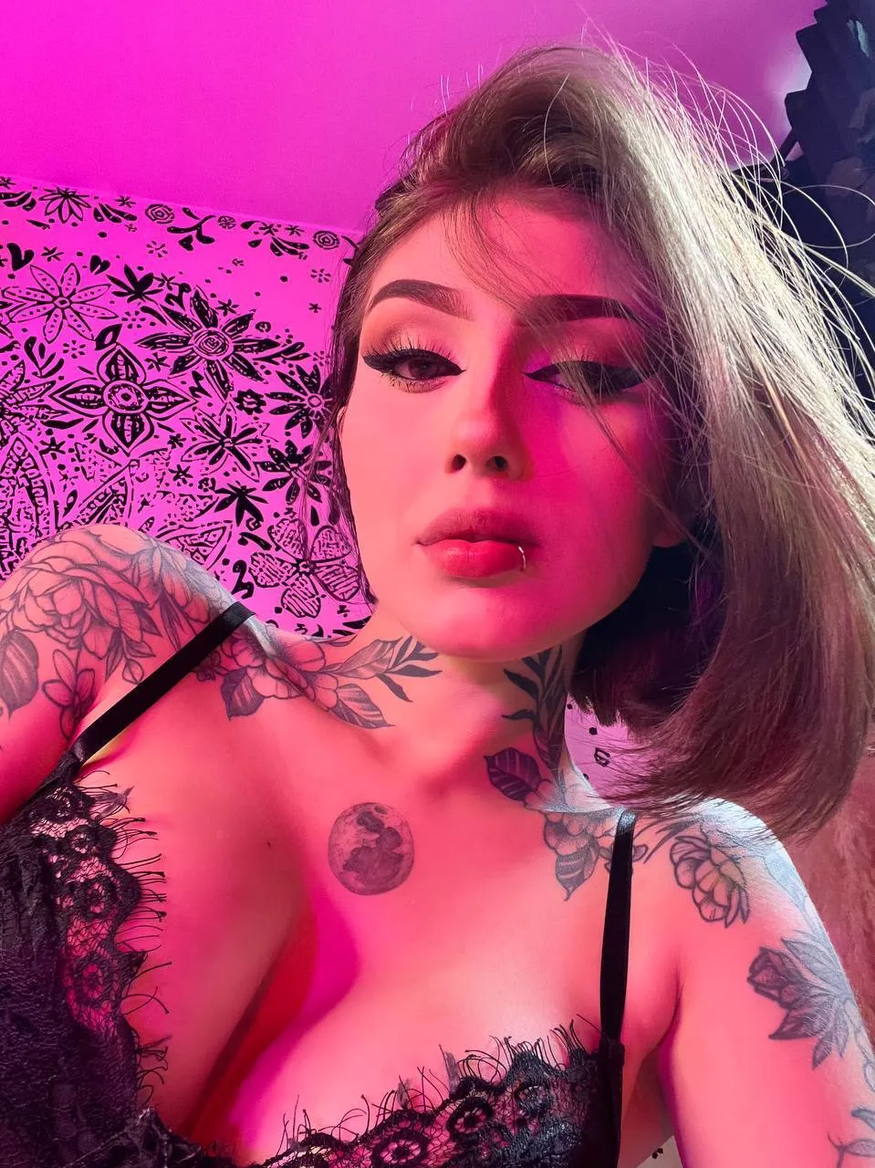 Live sex webcam photo for SharikJordan #8379474