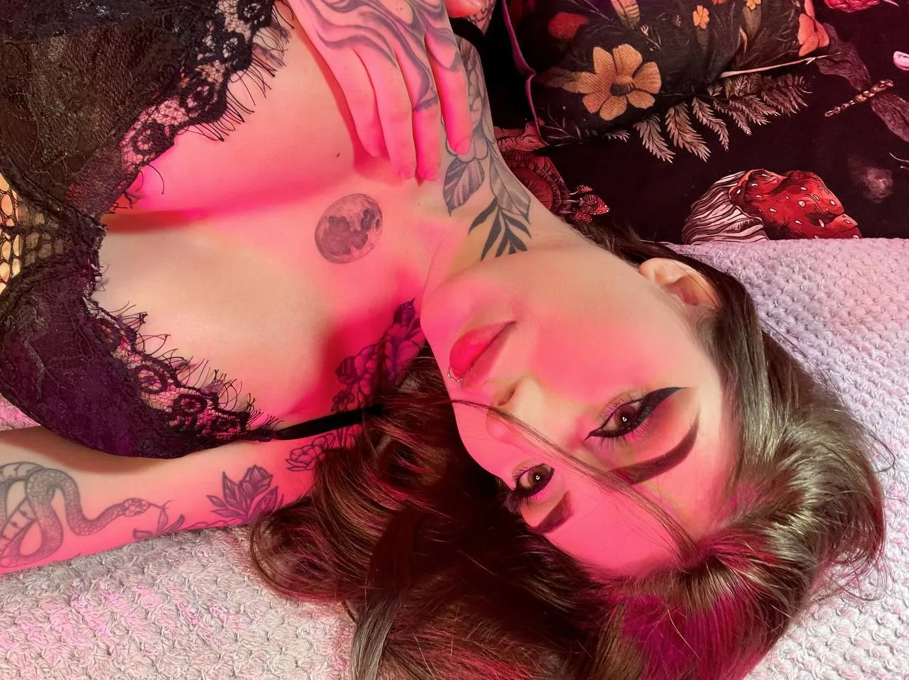 Live sex webcam photo for SharikJordan #8379475