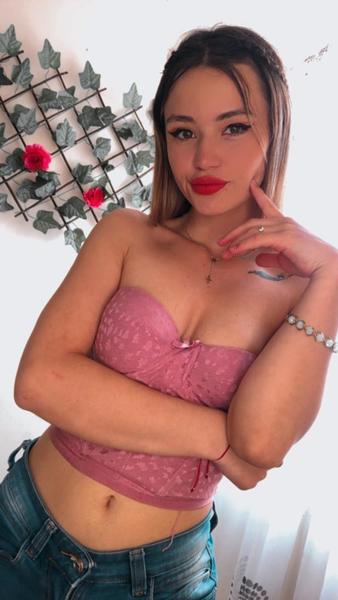 Live sex webcam photo for AnnyBangs #3384098