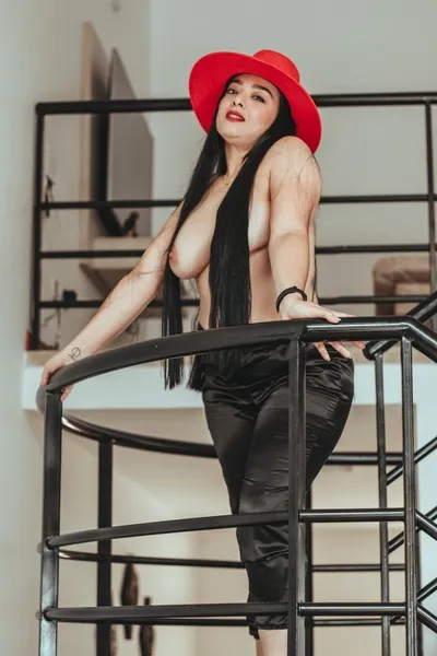 Live sex webcam photo for Gisselle28 #3388911