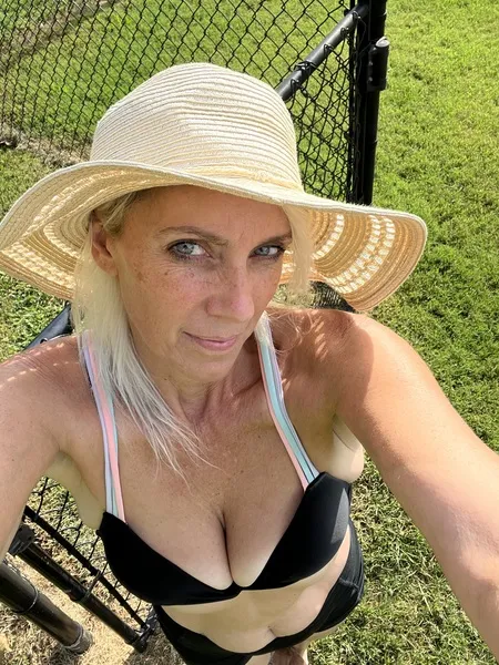 Live sex webcam photo for KatyCooperXXX #3436877