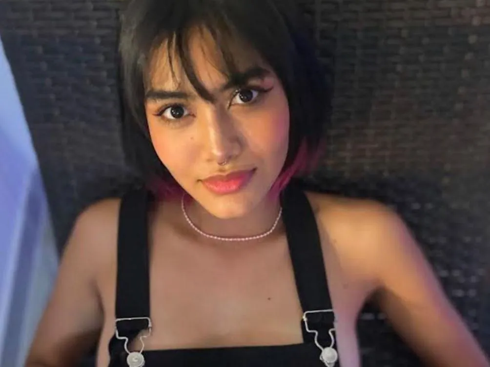 Live sex webcam photo for AzuraKiingdom #3385543