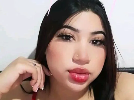 Live sex webcam photo for Karoline52 #3387719
